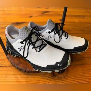 On Cloud Women’s CLOUDVENTURE Peak